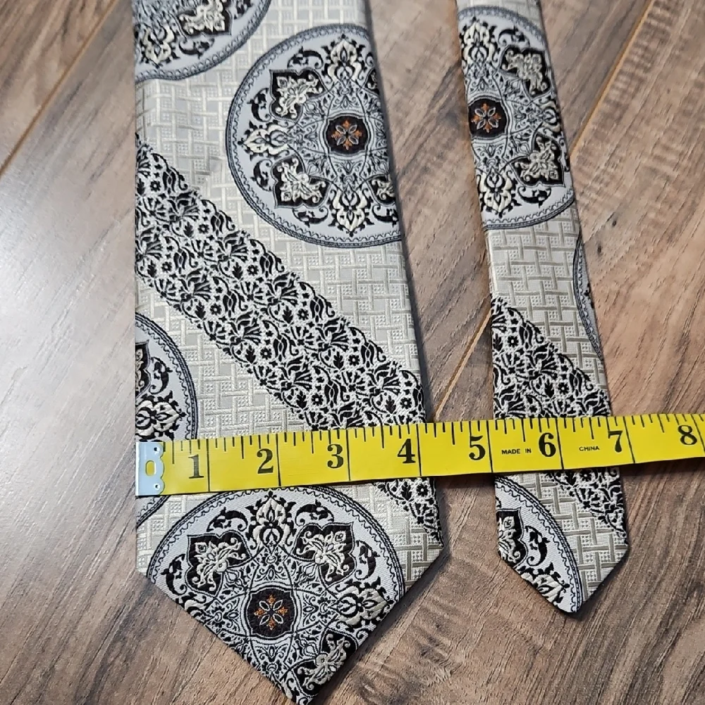 Damon Vintage Elegant Patterned Tie in Brown And Cream